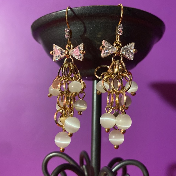 Fashion Jewelry Earrings - Picture 2 of 3